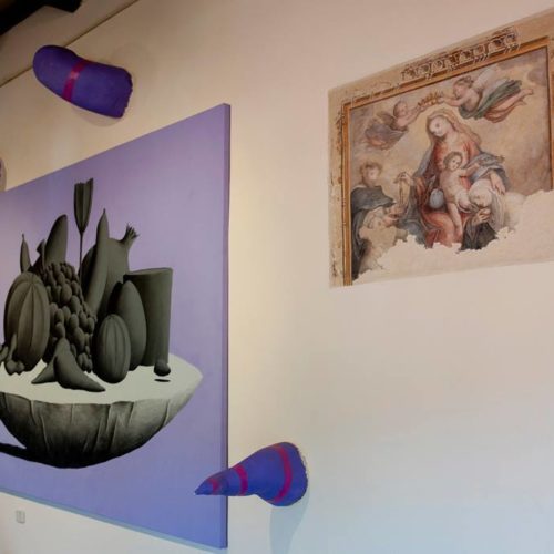 Sala del Castello di Arcidosso - Installazione per Alterazioni Festival - n.2 Tele 200x290 e sculture in Polistirolo e acrilico - 2014 particolare
