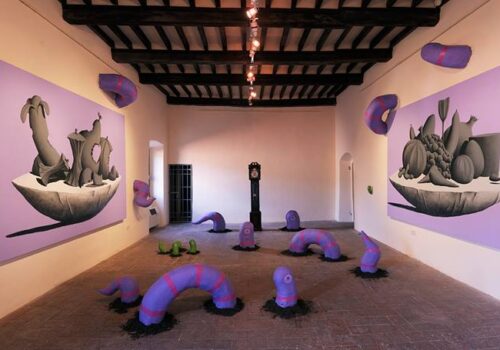 Sala del Castello di Arcidosso Installazione per Alterazioni Festival n.2 tele 200x290 e sculture in Polistirolo e acrilico 2014